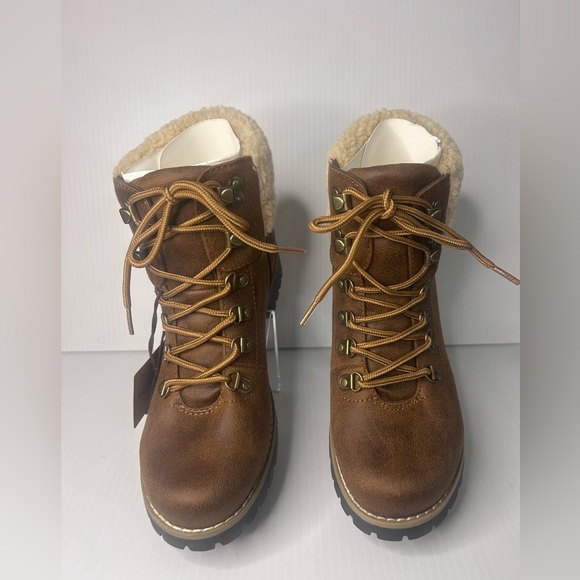 Cliffs by WHITE MOUNTAIN Shoes - 🥾Cliffs by WHITE MOUNTAIN NWT “Pathfield” Tan/Brown Lace-Up Ankle Boots/WIDE 🥾